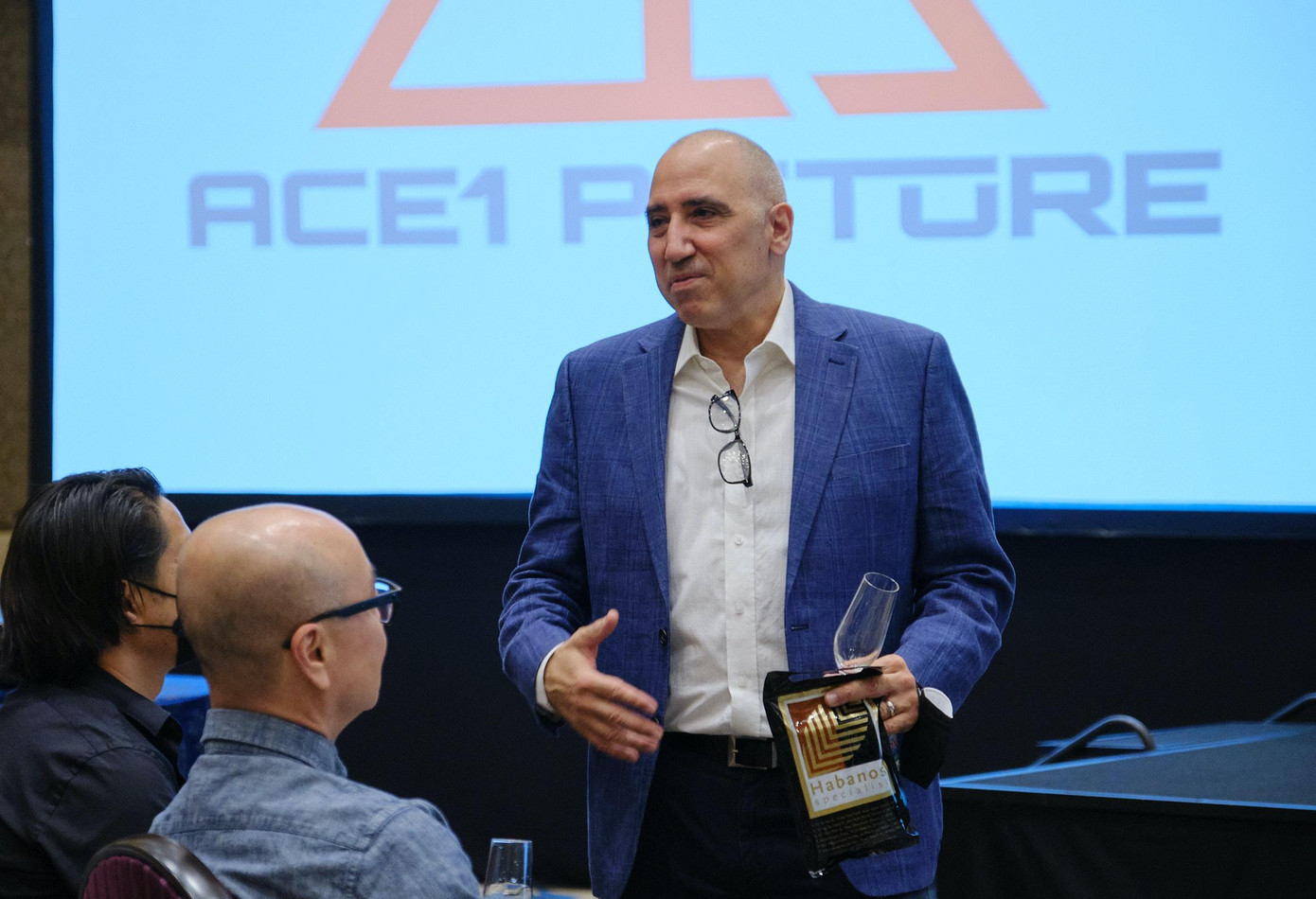 Nhà sản xuất Peter Toumasis Nhà sản xuất Peter Toumasis