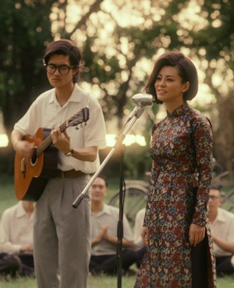 Cảnh trong phim Em và Trịnh.