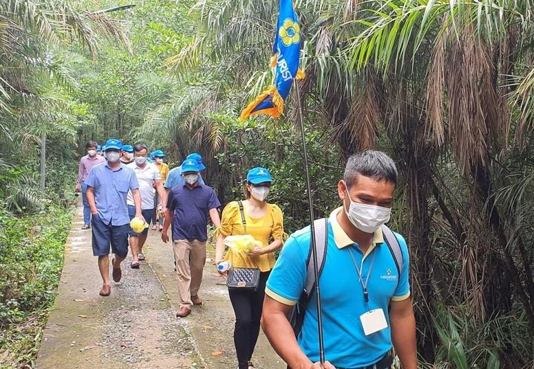 Du khách Việt đi du lịch tại Cần Giờ (Ảnh: TL). Du khách Việt đi du lịch tại Cần Giờ (Ảnh: TL).