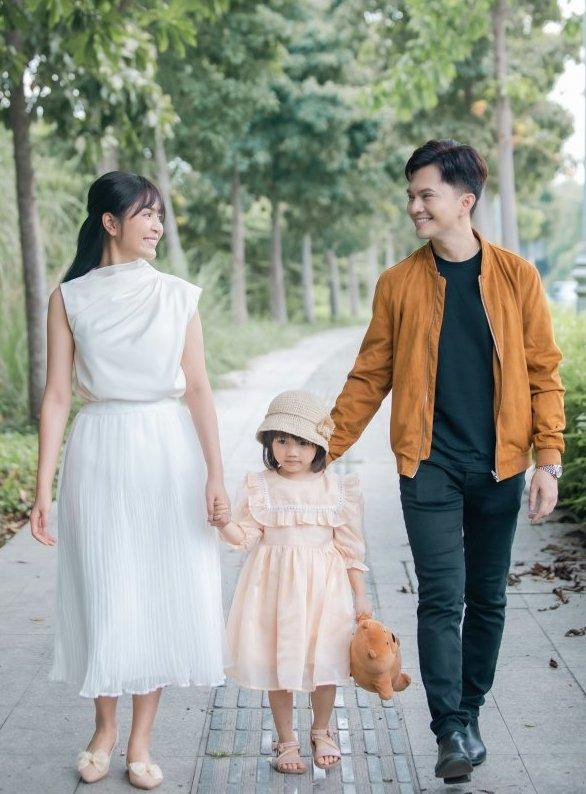 Duyên Quỳnh- Nam Cường và bé Bảo Thi trong MV