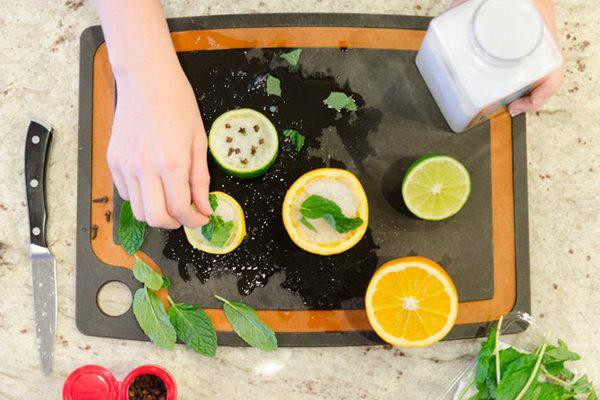 Mẹo đơn giản giúp nhà vệ sinh thơm nức không phải ai cũng biết ảnh 2