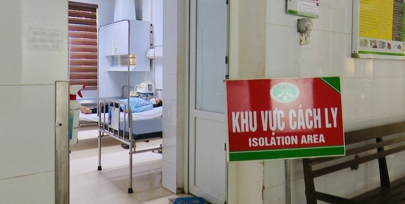 Bệnh nhân Ph.L.M., được cách ly điều trị tại khoa Bệnh nhiệt đới, Bệnh viện Đa khoa tỉnh Thanh Hoá