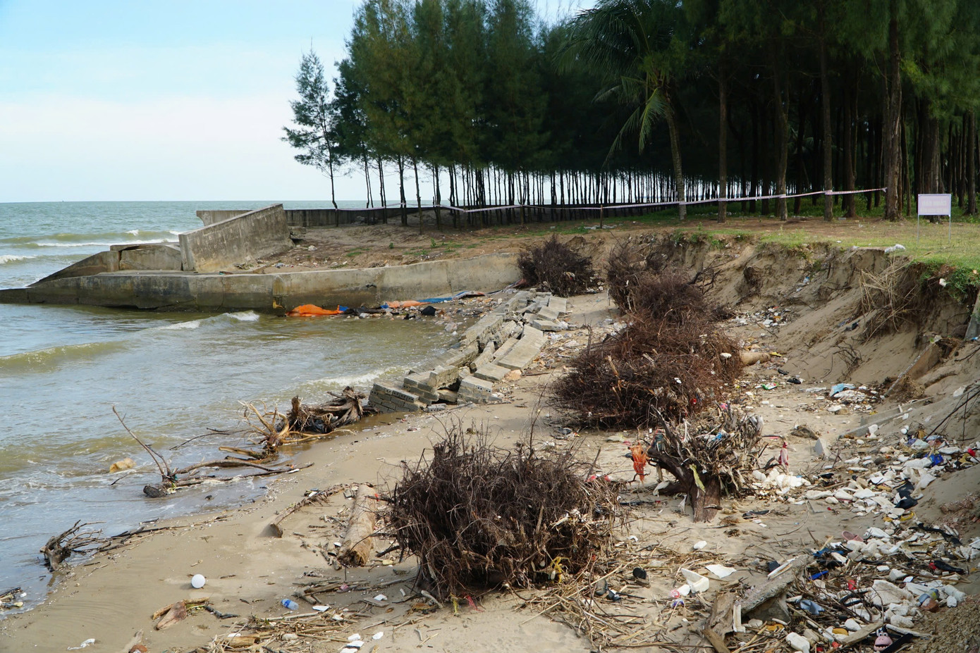 Sạt lở, bờ kè hư hỏng do tình trạng xâm thực
