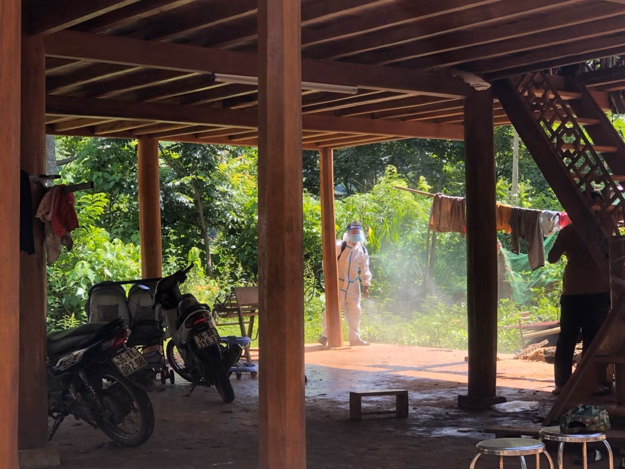 Lực lượng chức năng Thanh Hóa triển khai nhiều giải pháp tại ổ dịch bạch hầu ở thị trấn Mường Lát Lực lượng chức năng Thanh Hóa triển khai nhiều giải pháp tại ổ dịch bạch hầu ở thị trấn Mường Lát