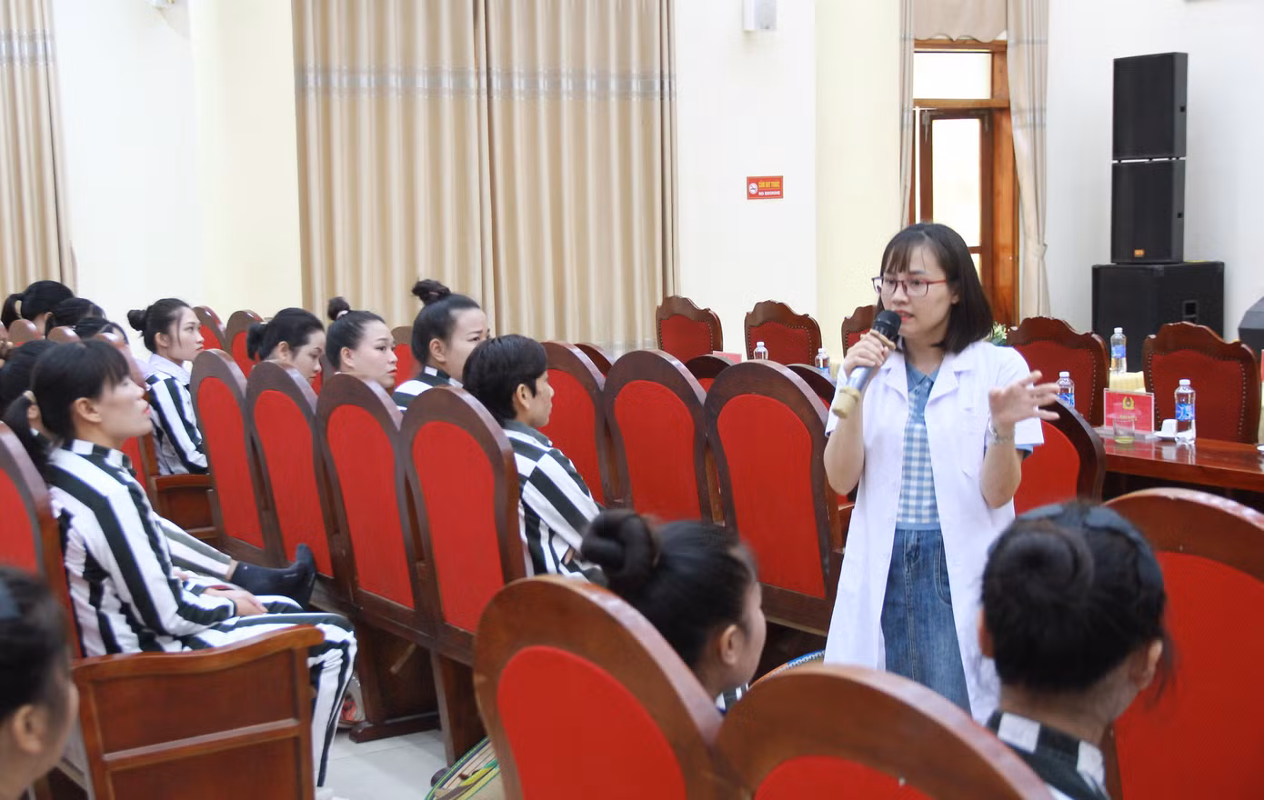 Phạm nhân được tư vấn kỹ năng sống, định hướng nghề nghiệp trong tương lai...