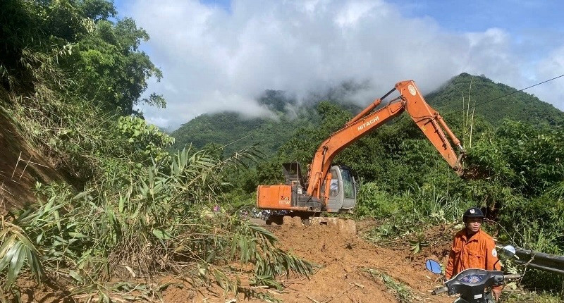 Đường lên huyện Mường Lát cơ bản đã được thông