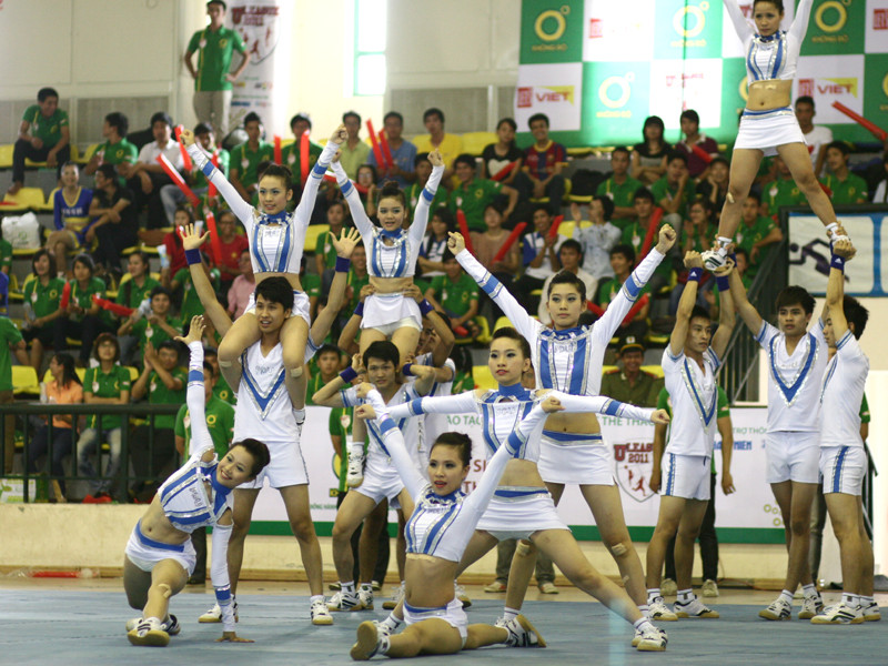 Nội dung thi Cheerleader (đồng diễn và cổ vũ) thể hiện tinh thần đoàn kết của các thành viên