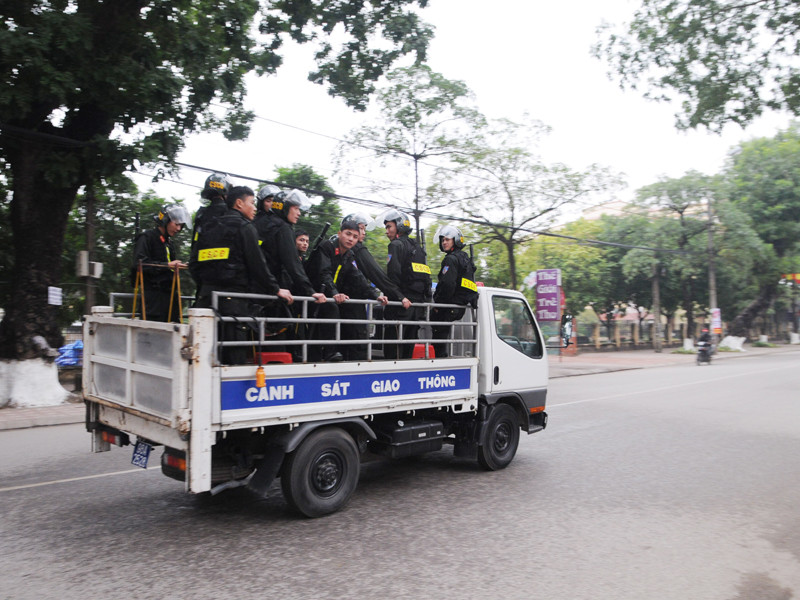 Vụ án giết người cướp tiệm vàng tại Bắc Giang gây chấn động cả nước, vì vậy, phiên tòa xét xử kẻ gây án - Lê Văn Luyện thu hút sự quan tâm của cả nước. Hàng trăm cán bộ chiến sĩ công an, cảnh sát giao thông được huy động để đảm bảo an ninh cho phiên tòa
