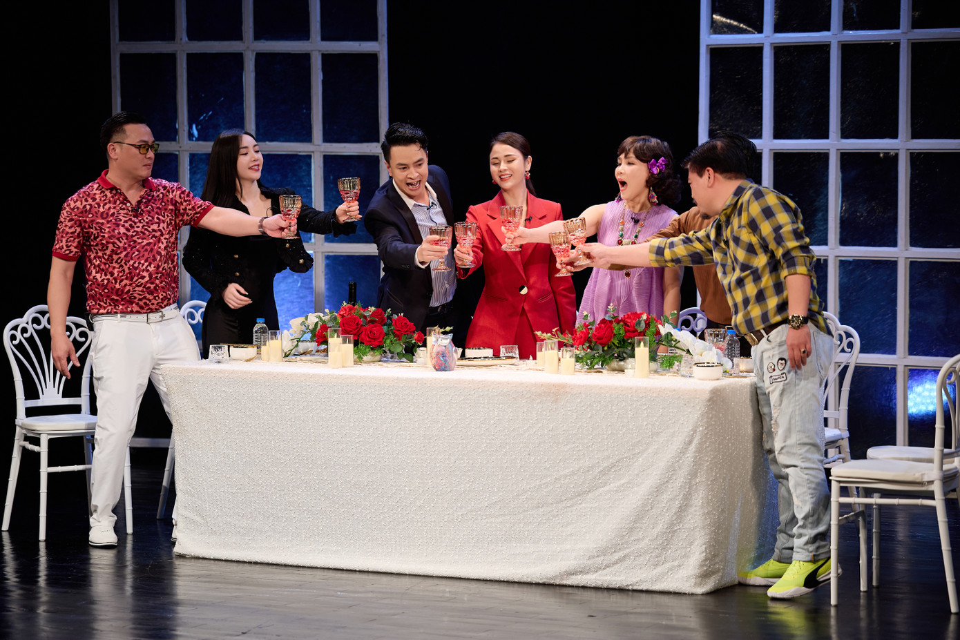 Bữa tiệc vén màn những bí mật của nhóm bạn thân.