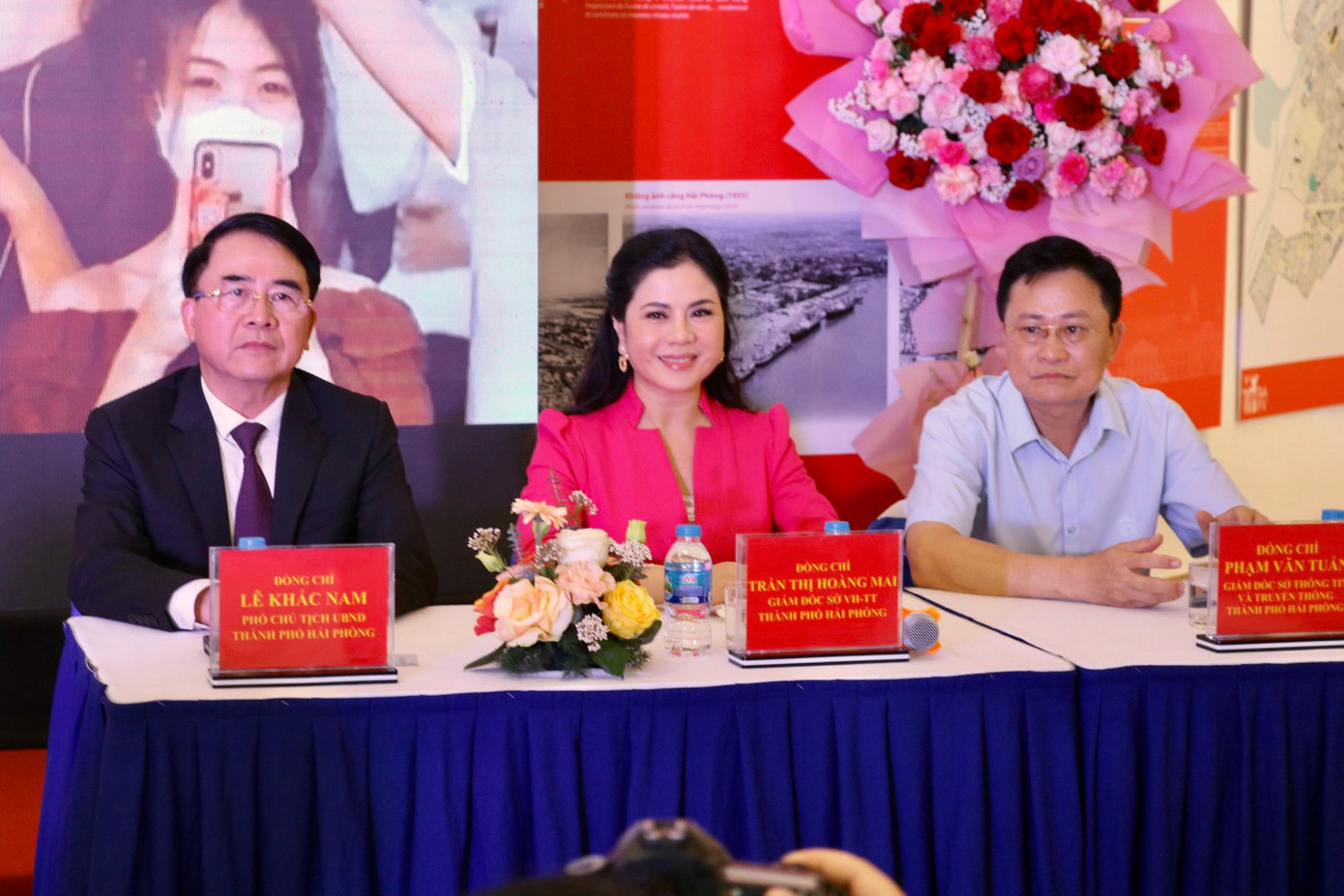 Ban tổ chức chia sẻ những điểm nhấn tại lễ hội. Ảnh: Dinh Phạm. Ban tổ chức chia sẻ những điểm nhấn tại lễ hội. Ảnh: Dinh Phạm.