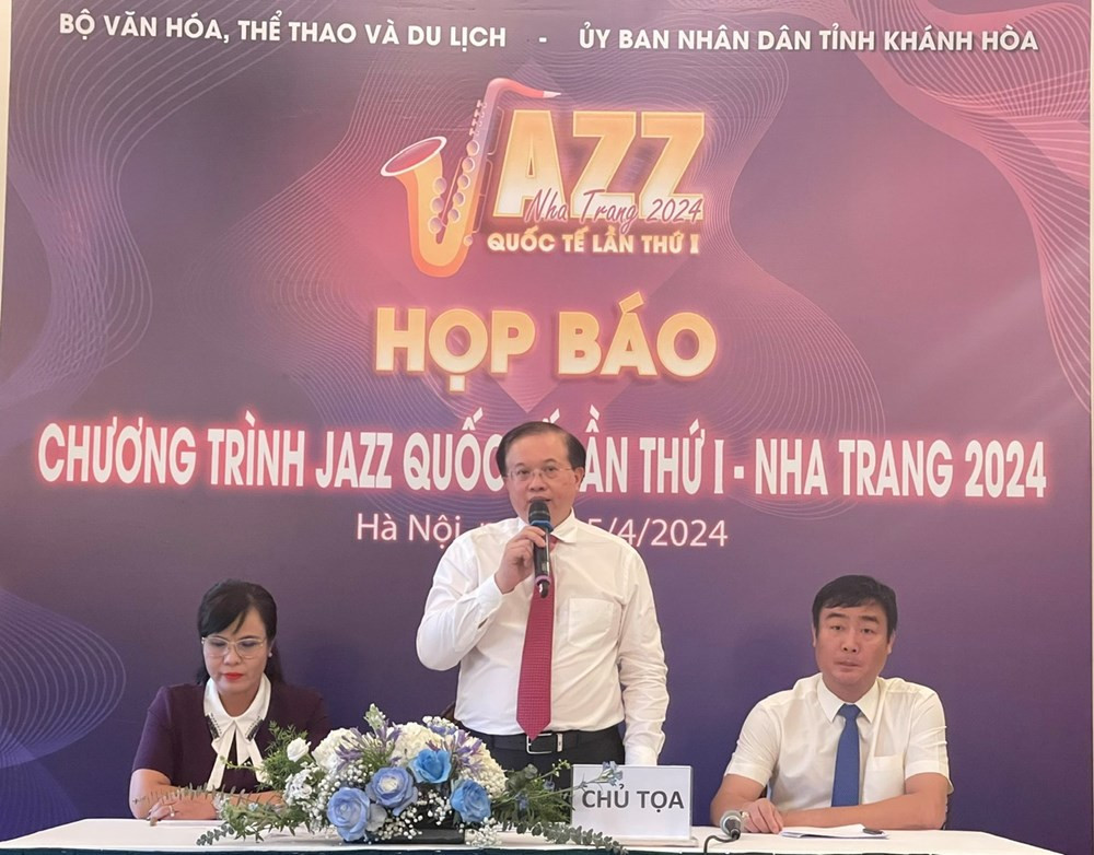 Thứ trưởng Tạ Quang Đông cho rằng liên hoan jazz quốc tế là dịp để hút khách tới Nha Trang (Khánh Hòa).