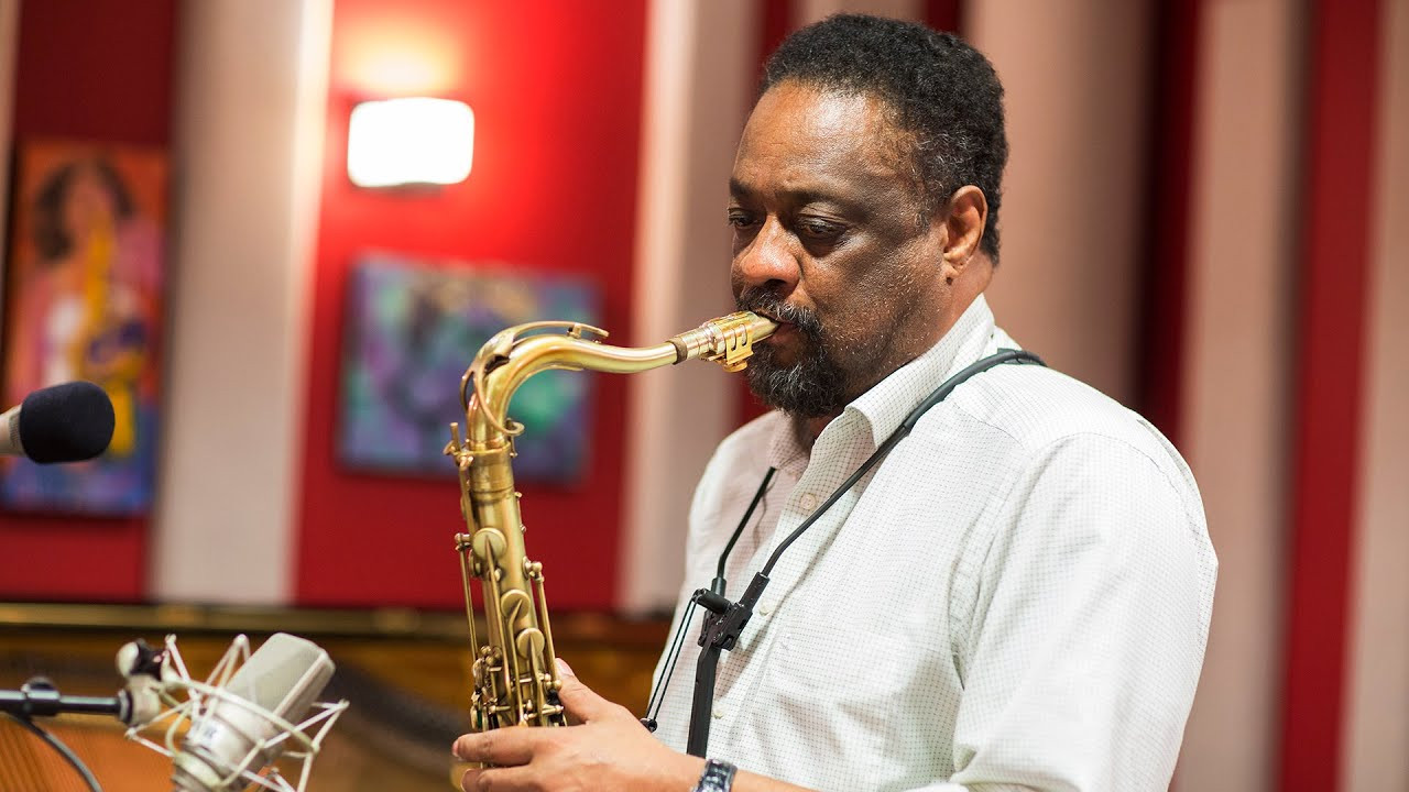 Chico Freeman là một trong những nghệ sĩ quốc tế được mời đến Nha Trang.