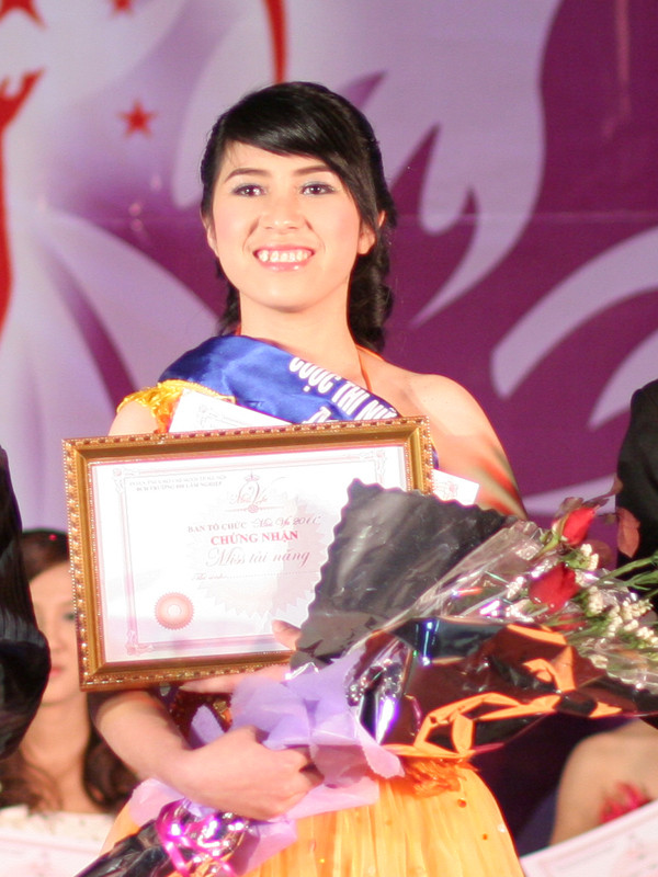 Á khôi 1 Trịnh Trà Giang 