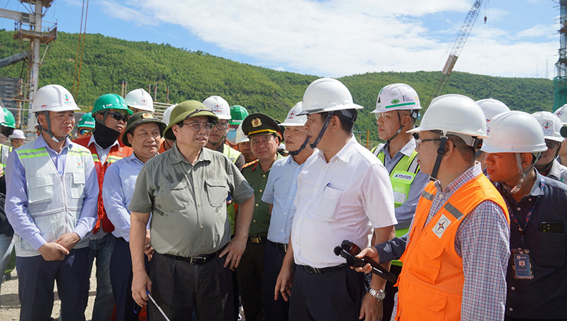 Thủ tướng yêu cầu Nhiệt điện Quảng Trạch phải về đích trước 10 tháng. Thủ tướng yêu cầu Nhiệt điện Quảng Trạch phải về đích trước 10 tháng.