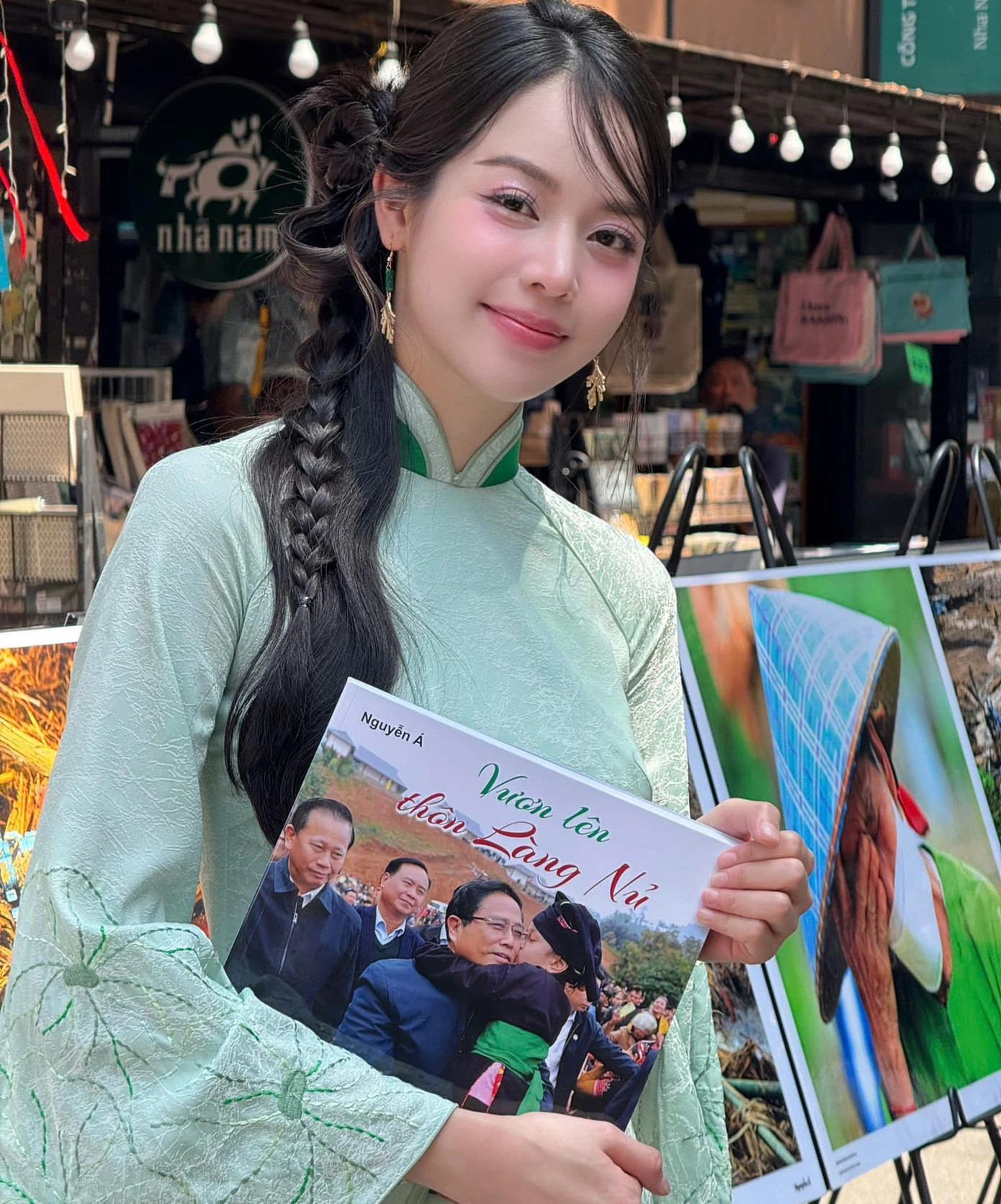 Thanh Thủy xúc động với những câu chuyện về Làng Nủ.