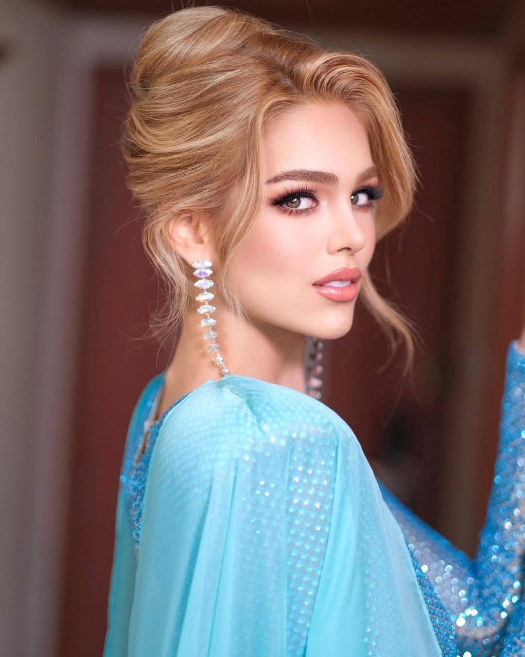 Cristina Gonzalo đã được đương kim Hoa hậu Siêu quốc gia Harashta Haifa Zahra trao vương miện và sash. Harashta Haifa Zahra đang có mặt ở Guatemala và được Cristina Gonzalo đưa đi trải nghiệm văn hóa, cảnh vật ở quốc gia này.