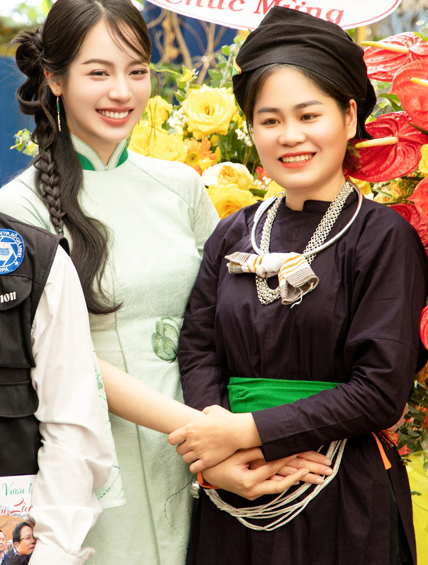 Thanh Thủy xúc động với những câu chuyện về Làng Nủ.