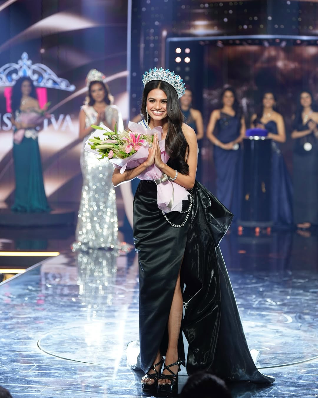 Chung kết cuộc thi Miss Diva 2025 đã diễn ra tối 7/3. Ban tổ chức đã tìm ra hai người chiến thắng của các danh hiệu Miss Cosmo India 2025 và Miss Supranational India 2025. Người đẹp Vipra Mehta đã đăng quang danh hiệu Miss Cosmo India 2025 và đại diện quốc gia tại cuộc thi Miss Cosmo 2025.