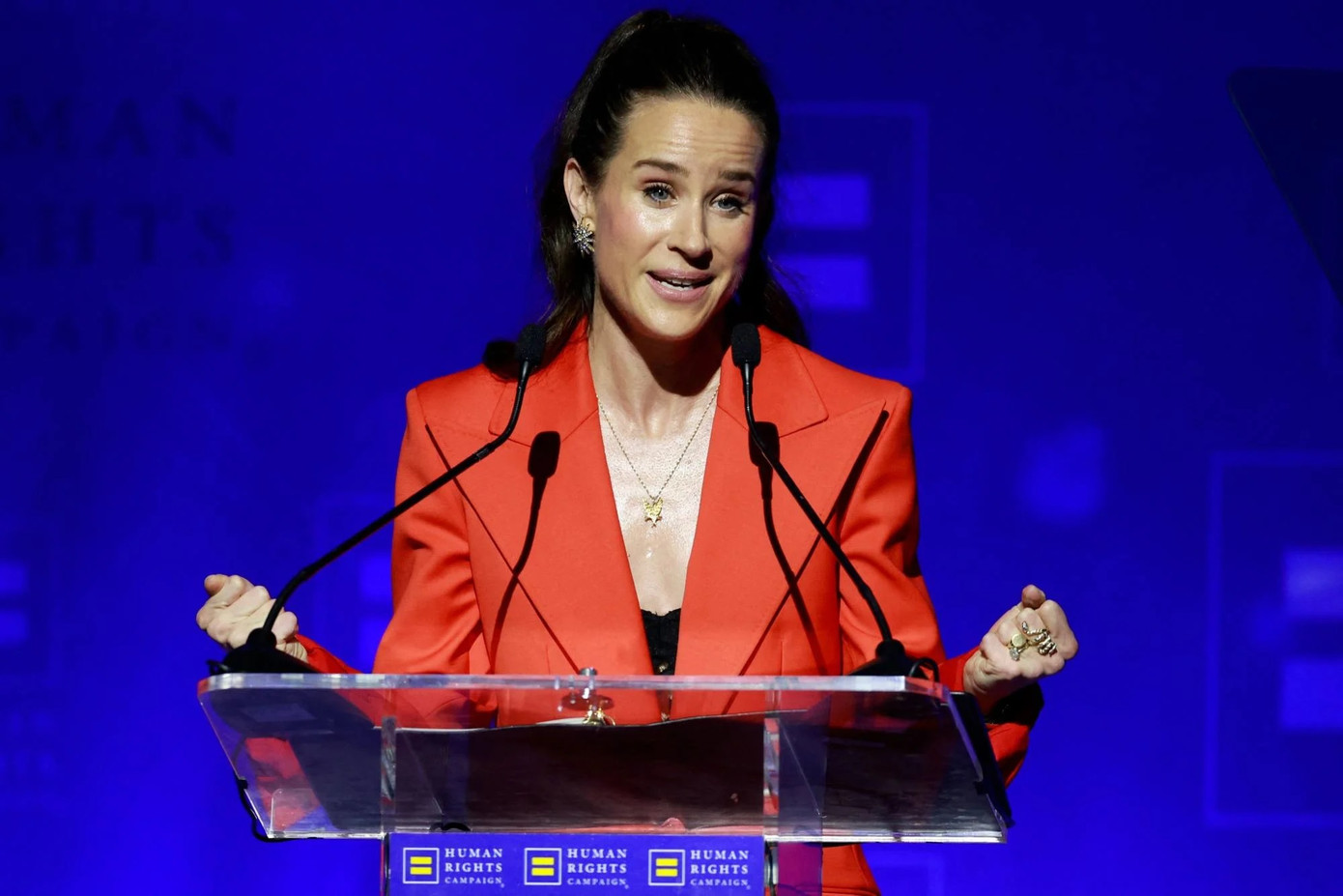 Nhân viên xã hội Ashley Biden, con gái của Tổng thống Mỹ Joe Biden, phát biểu tại một sự kiện ở Los Angeles hồi tháng 3. Nguồn: SCMP. Nhân viên xã hội Ashley Biden, con gái của Tổng thống Mỹ Joe Biden, phát biểu tại một sự kiện ở Los Angeles hồi tháng 3. Nguồn: SCMP.