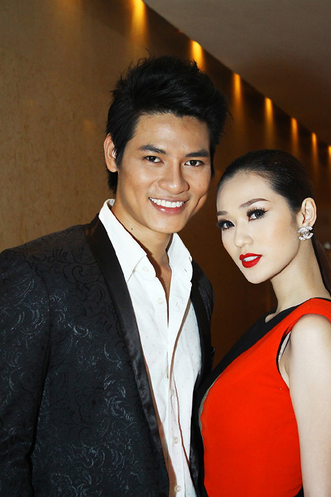 Khánh My tình cờ hội ngộ Mister Vietnam 2010 Lê Khôi Nguyên tại sự kiện