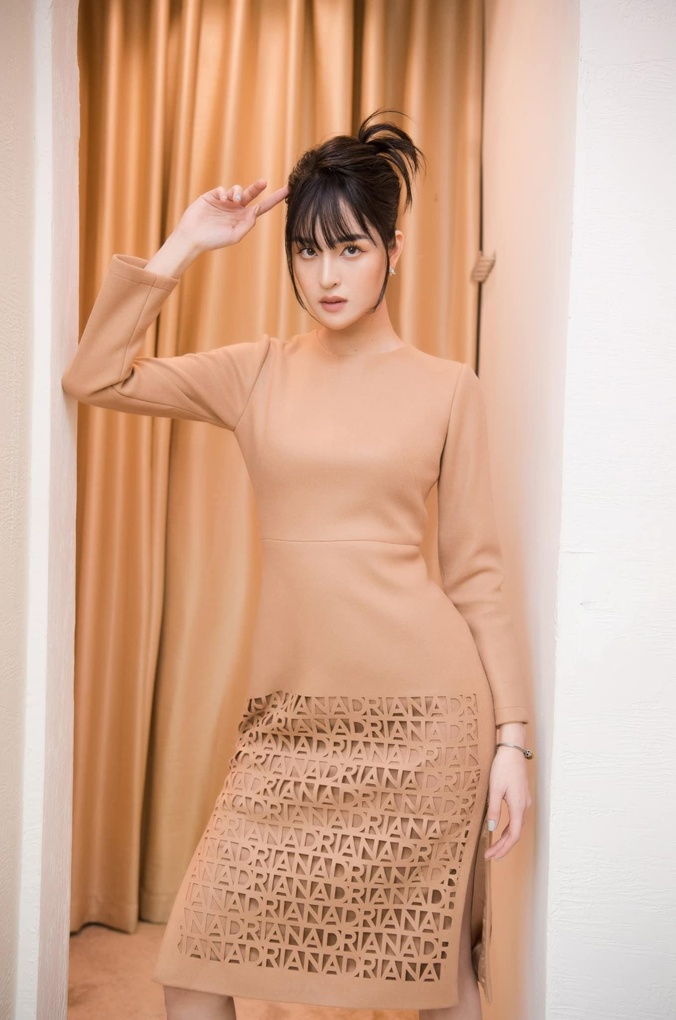 Nhan sắc ngày càng xinh đẹp và cuộc sống hôn nhân viên mãn của Hoàng Anh là niềm mơ ước của nhiều cô gái.