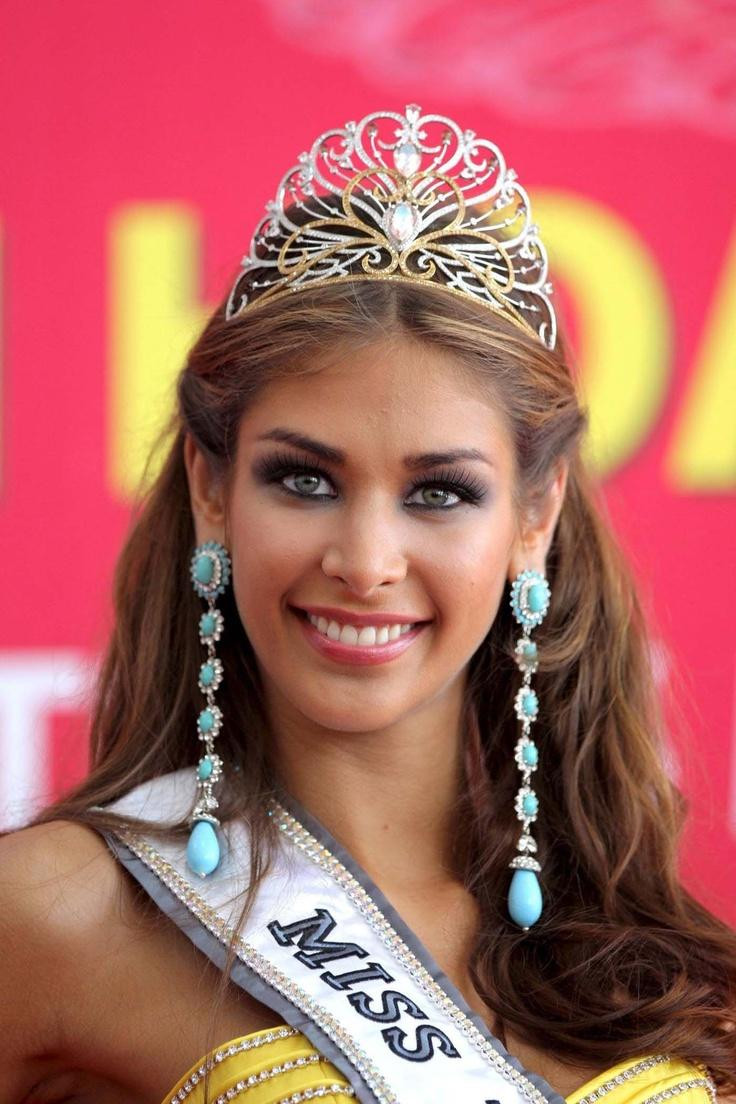 Dayana Mendoza đăng quang Miss Universe 2008 tại Việt Nam. Dayana Mendoza đăng quang Miss Universe 2008 tại Việt Nam.