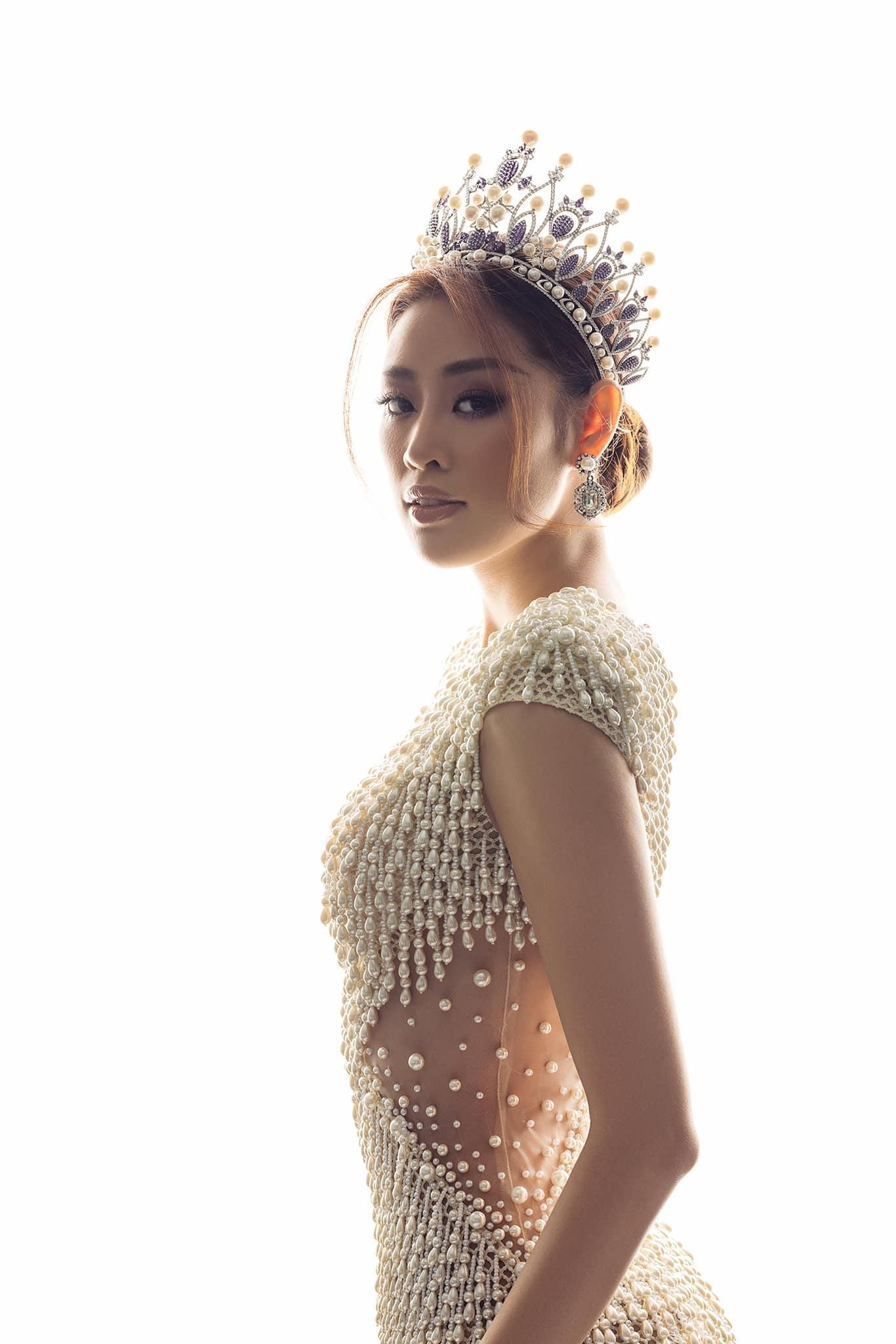 Hoa hậu Khánh Vân khoe nhan sắc rạng ngời, xinh đẹp trước thời khắc trao lại vương miện. Hoa hậu Khánh Vân khoe nhan sắc rạng ngời, xinh đẹp trước thời khắc trao lại vương miện.