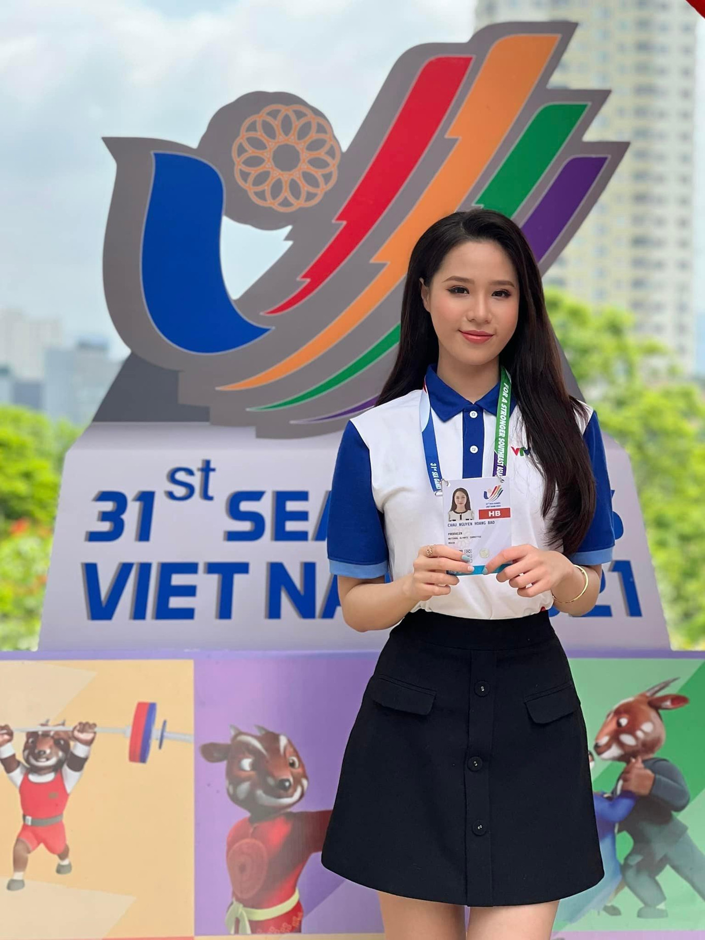 Sở hữu sắc vóc nổi bật nên dù chỉ diện trang phục giản dị, Bảo Châu cũng toát lên thần thái rạng ngời, xinh đẹp.