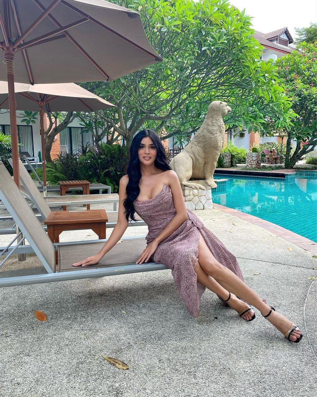 "Chúng ta phải được nhìn nhận, chúng ta không nên xấu hổ về con người của mình. Tối nay, chúng tôi sẽ khẳng định quyền lực của mình, chiếm lĩnh sân khấu và tôn vinh sự đa dạng giới cùng tình yêu" - cô chia sẻ.