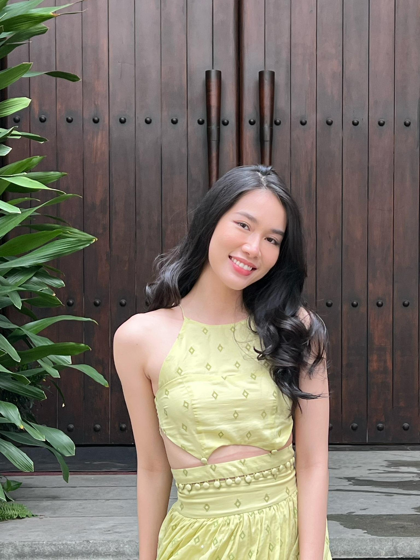 Á hậu Phương Anh đẹp như 'nàng thơ' với váy áo lãng mạn.