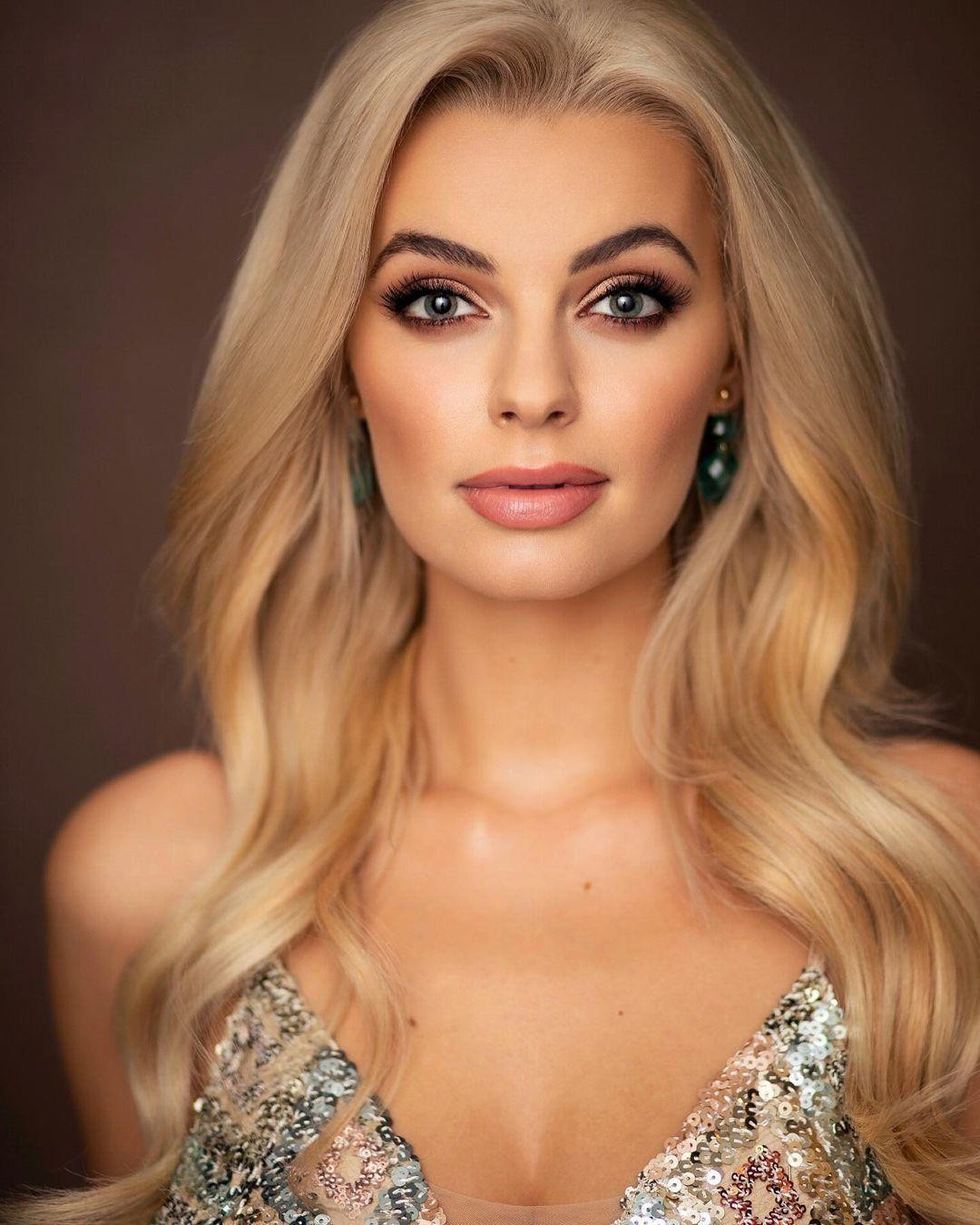 Hoa hậu Thế giới 2021 Karolina Bielawska.