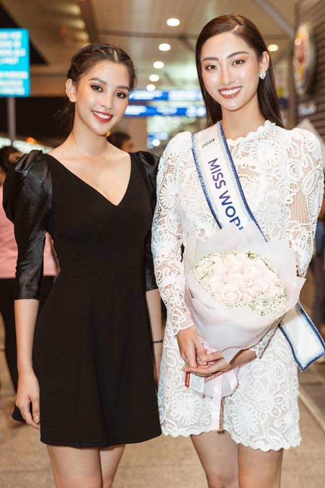 Thiết kế mang lại vẻ đẹp ngọt ngào và quyến rũ cho Lương Thuỳ Linh.