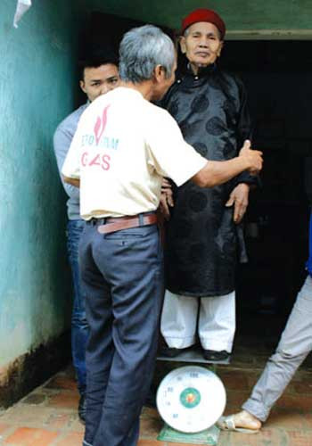 Mặc dù 90 tuổi, cụ Phúc vẫn duy trì “phong độ” gần 50kg