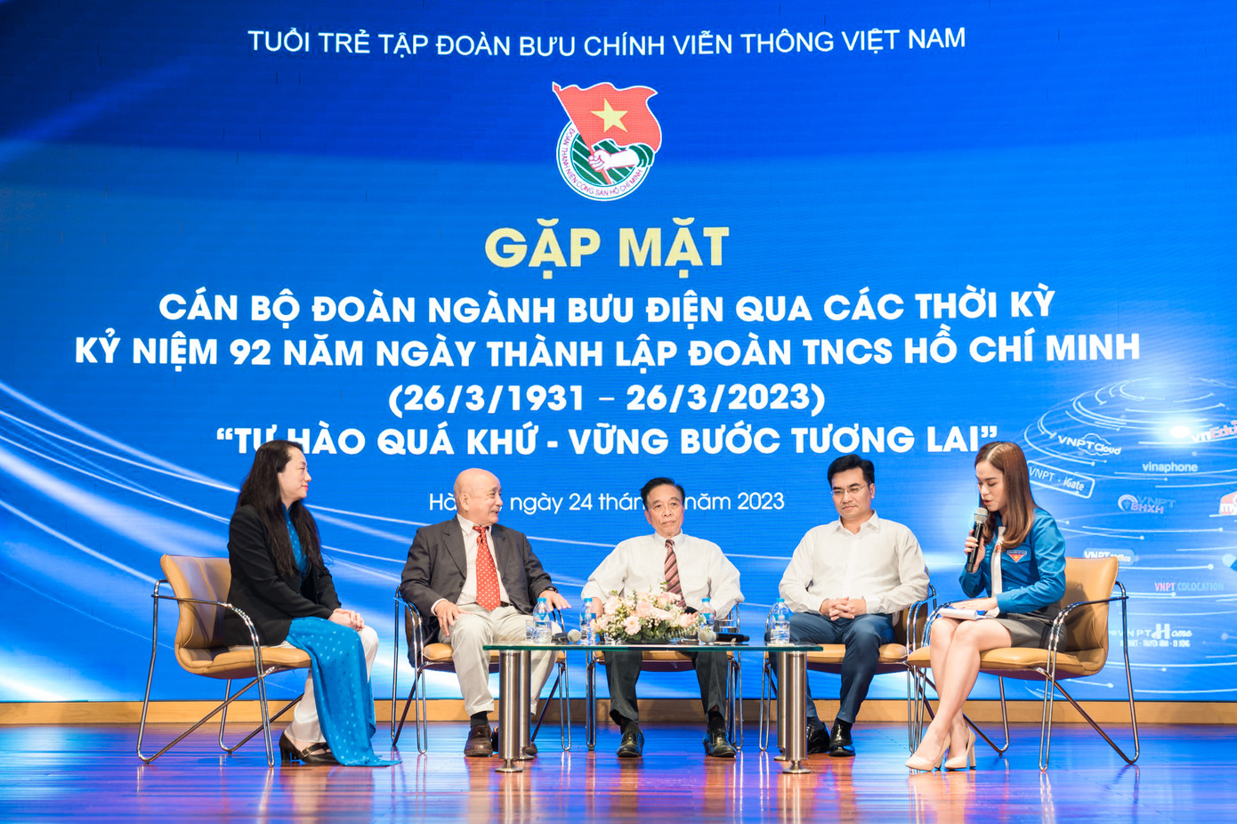 Tọa đàm “Tự hào quá khứ - Vững bước tương lai”