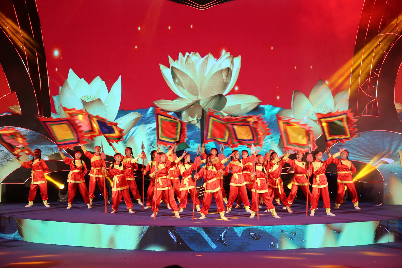 Những màn trình diễn đặc sắc. Những màn trình diễn đặc sắc.