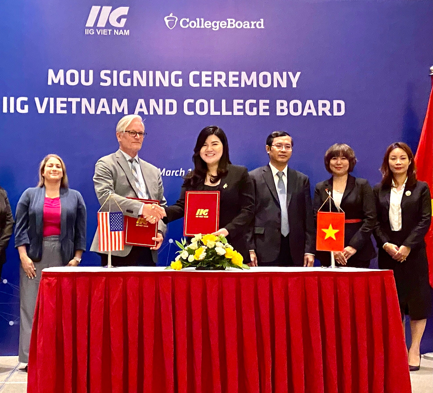 Tổ chức Giáo dục IIG Việt Nam và Tổ chức College Board (Hoa Kỳ) ký kết chương trình phối hợp