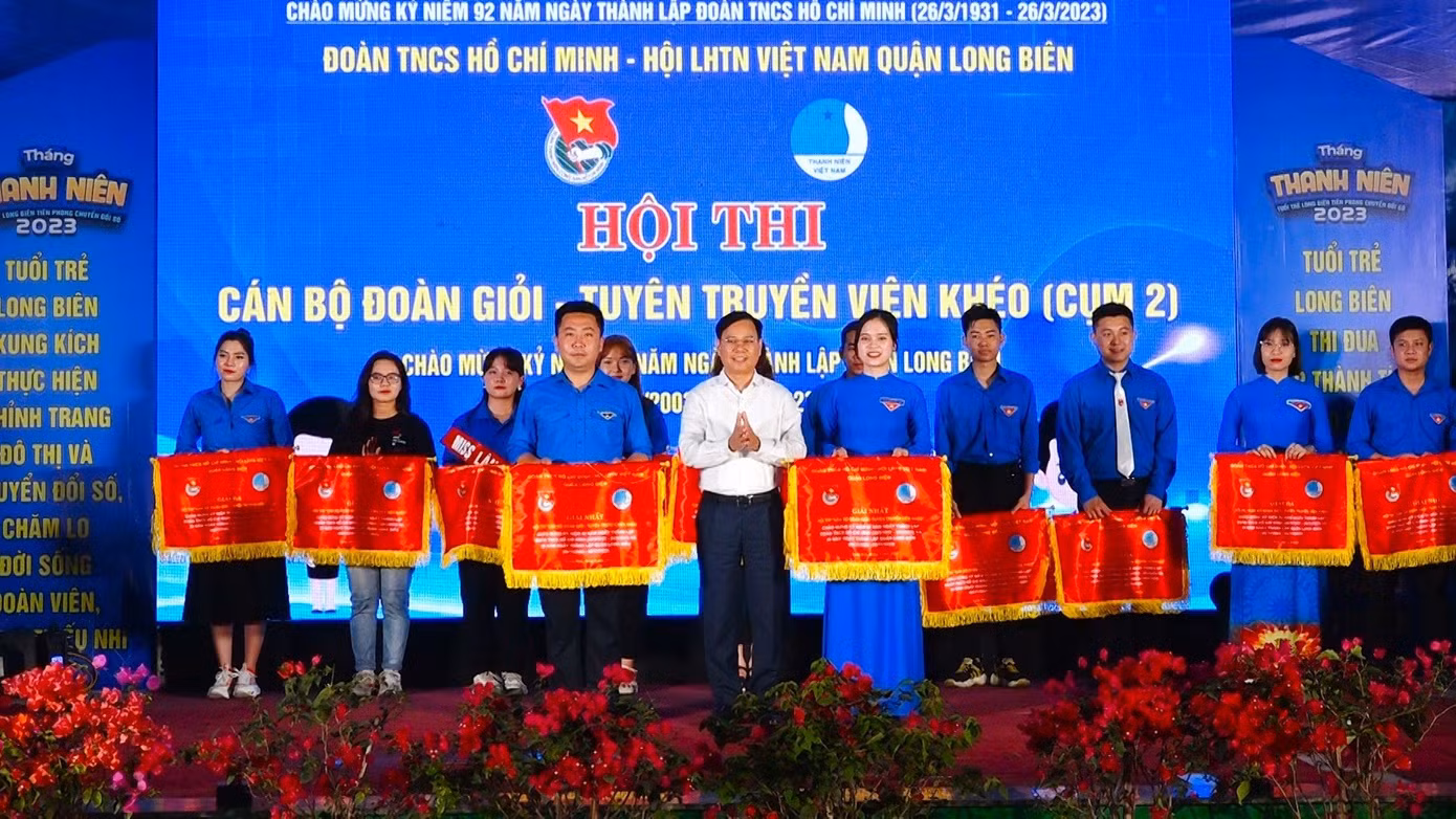 Trao giải thưởng tại hội thi