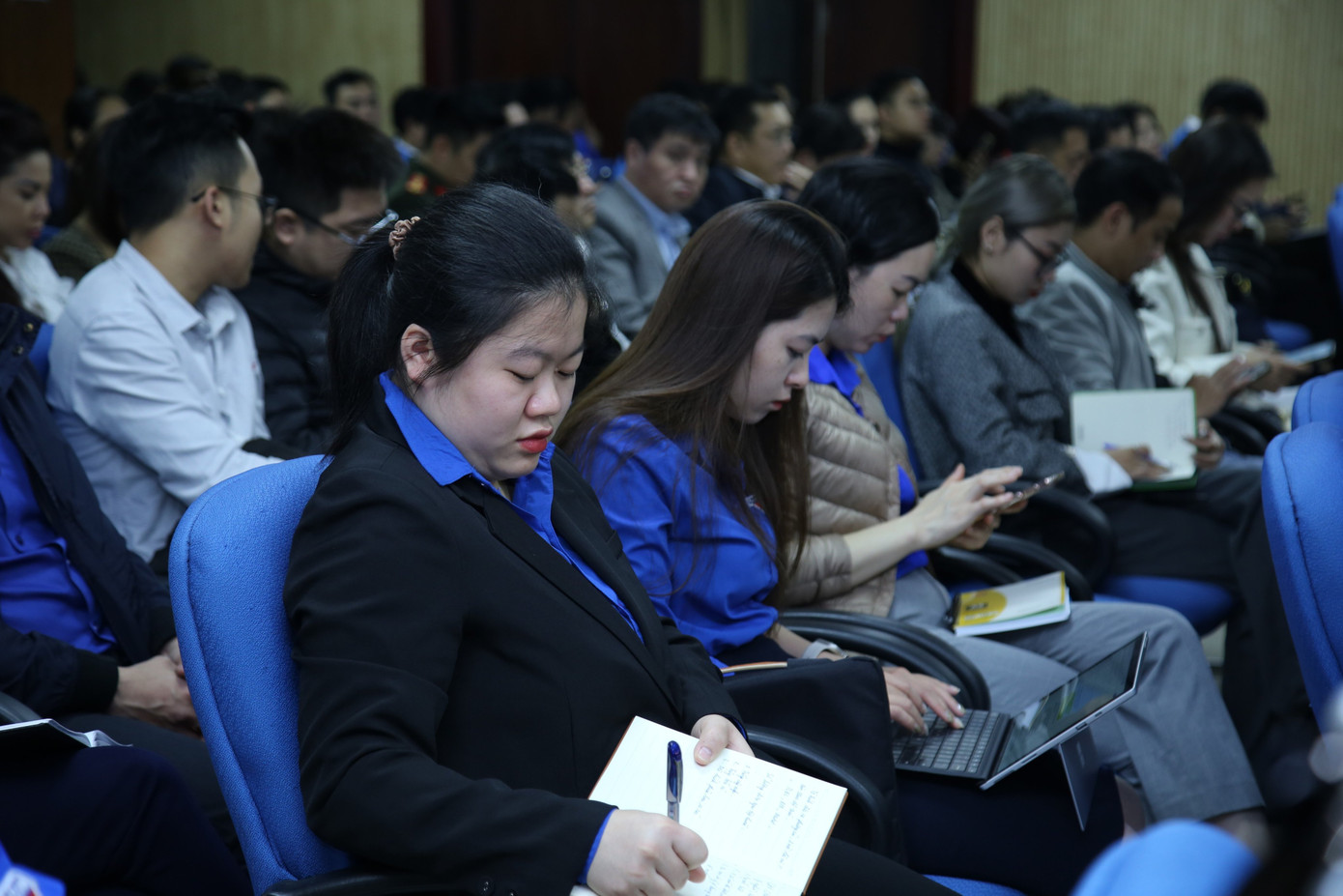 Cán bộ, đoàn viên học tập Nghị quyết Đại hội Đoàn toàn quốc lần thứ XII tại điểm cầu T.Ư. Ảnh: Lâm Đăng Hải