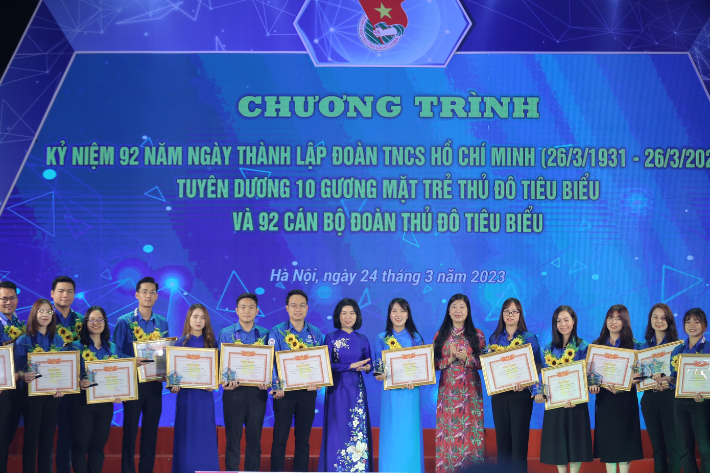 Các cán bộ Đoàn tiêu biểu được tuyên dương tại chương trình Các cán bộ Đoàn tiêu biểu được tuyên dương tại chương trình