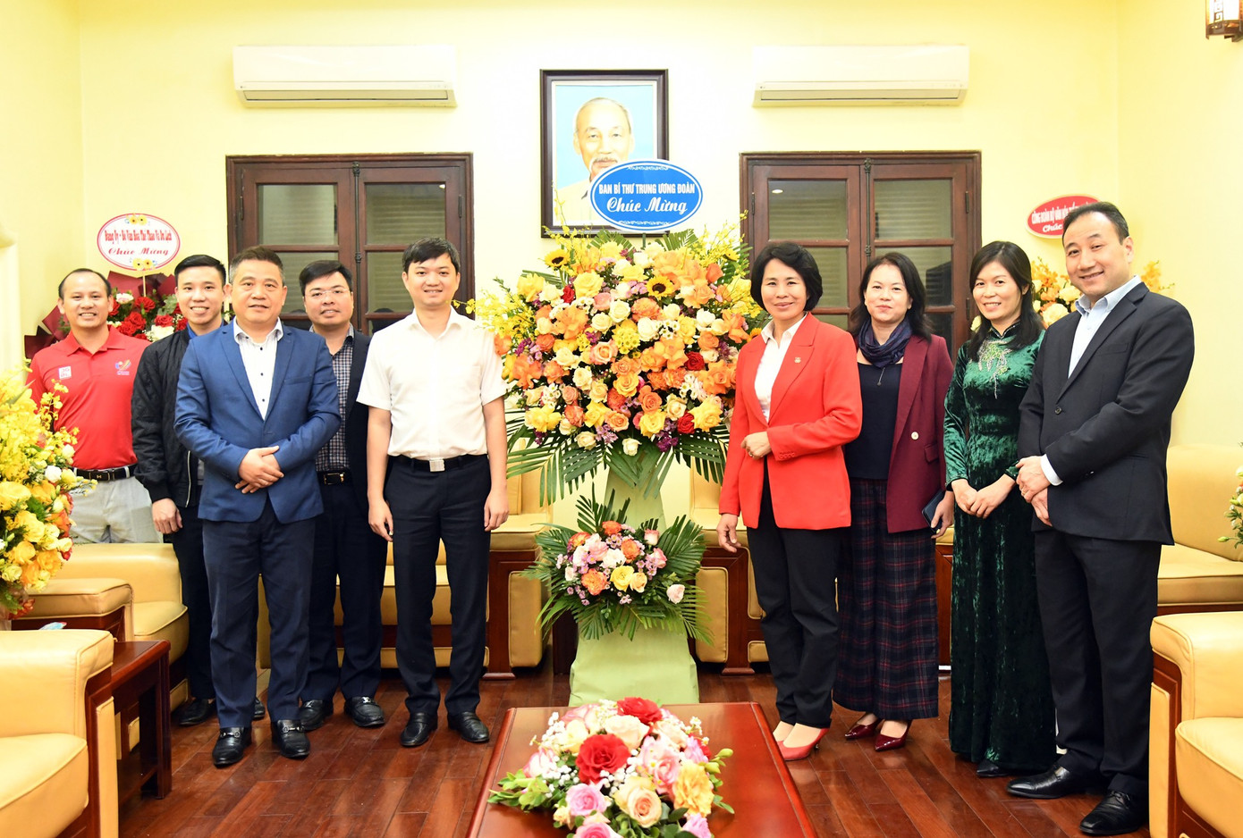 Anh Nguyễn Minh Triết, Bí thư T.Ư Đoàn, Chủ tịch Hội Sinh viên Việt Nam chúc mừng Tổng cục Thể dục thể thao - Bộ Văn hóa, Thể thao và Du lịch, nhân kỷ niệm 77 năm Ngày Thể thao Việt Nam