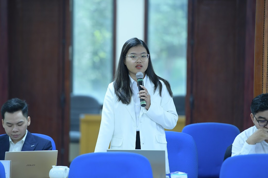 Các đại biểu thảo luận tại hội nghị. Ảnh: Dương Triều