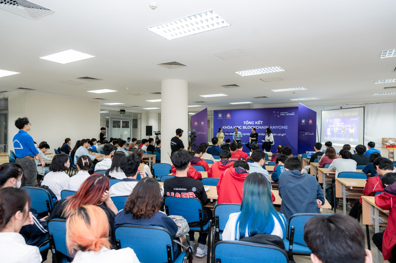 Chương trình thu hút đông đảo bạn trẻ tham gia Chương trình thu hút đông đảo bạn trẻ tham gia