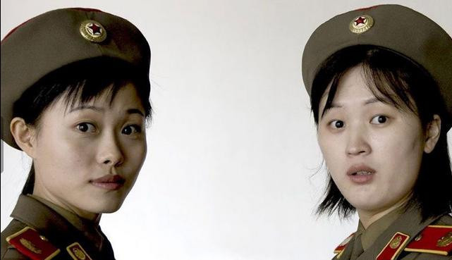 Tròn mắt trước ống kính