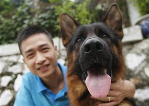 Anh Nguyễn Duy Hiệp, người chuyên kinh doanh chó cảnh