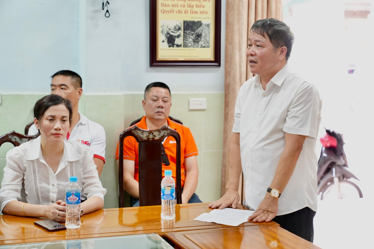 Ông Bùi Thanh Hà, Phó Chủ tịch Tập đoàn TNG phát biểu động viên các cựu TNXP