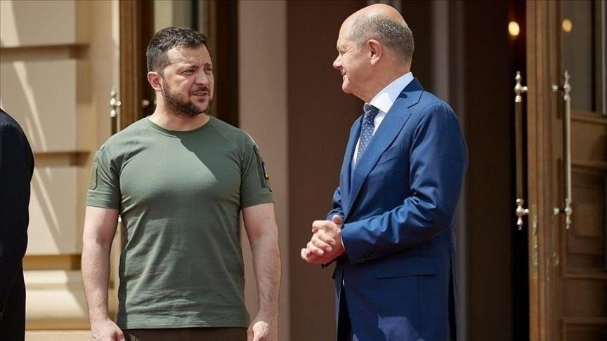 Tổng thống Ukraine Zelensky và Thủ tướng Đức Scholz. Ảnh: Anadolu Agency