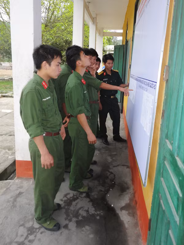 Bộ đội ở đảo Trần Ảnh: Văn Công