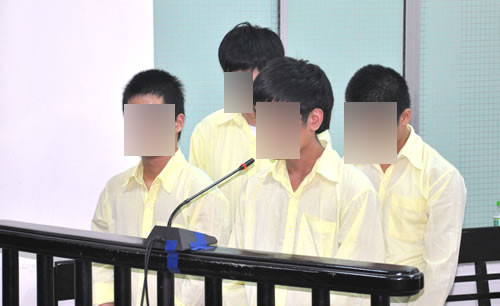 Lỡ trót dại “hái trái cấm” nên 4 chàng thanh niên phải hầu tòa