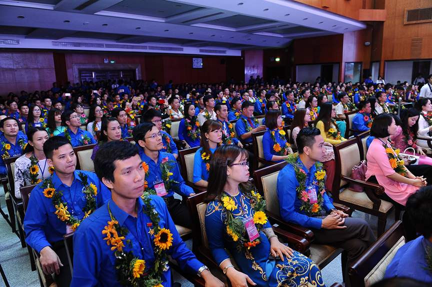 Tuyên dương Thanh niên tiên tiến làm theo lời Bác lần thứ V ảnh 12