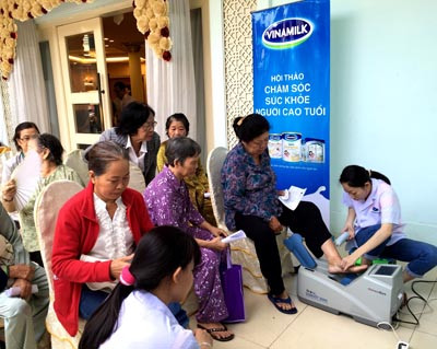Vinamilk chăm sóc sức khỏe người cao tuổi TP.Hồ Chí Minh, Long An ảnh 4